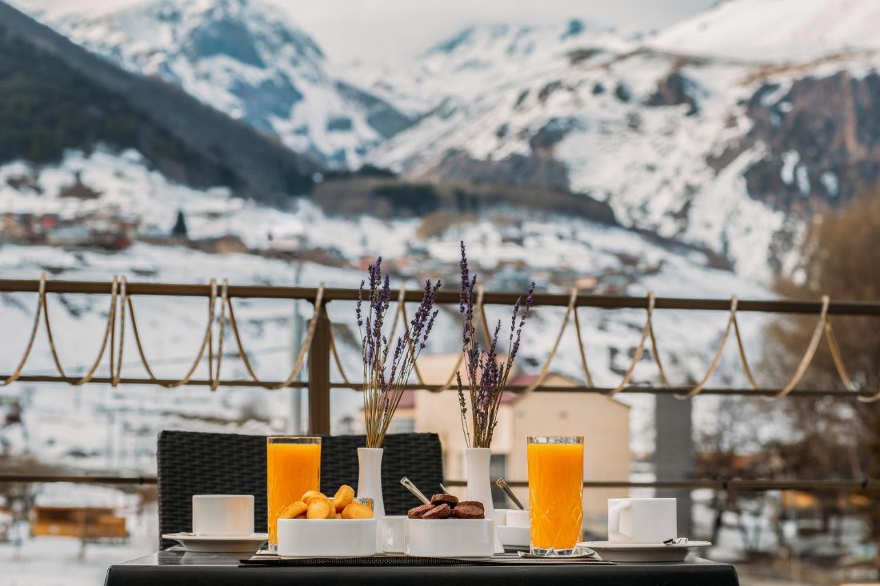 Porta Caucasia Kazbegi Exteriér fotografie